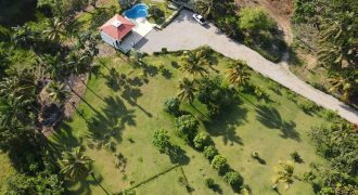 For sale 8400 meters of land with 2 vacation Villas in operation in Dominican Republic